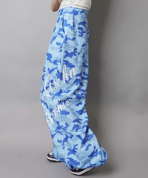 SPINNS(スピンズ)の「裏毛ワイドパンツ/カモ柄ロゴ/迷彩/バディガール(スウェットパンツ・レディース・ブルー/カーキ・ONESIZE)」の20枚目の写真