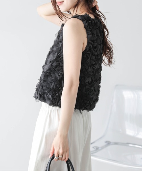 AMELY(エミリー)の「フラワーチュールノースリーブトップス(タンクトップ・レディース・アイボリー/ブラック/ピンク・フリー)」の9枚目の写真