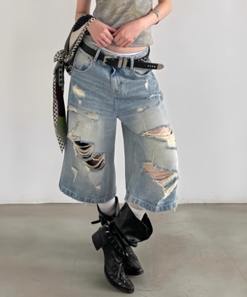 AVYL(アヴィル)の「デニムバミューダパンツ/ダメージハーフパンツ(デニムパンツ・レディース・サックスブルー・S/M/L)」の1枚目の写真