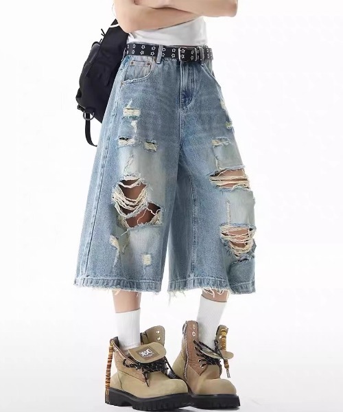 AVYL(アヴィル)の「デニムバミューダパンツ/ダメージハーフパンツ(デニムパンツ・レディース・サックスブルー・S/M/L)」の6枚目の写真