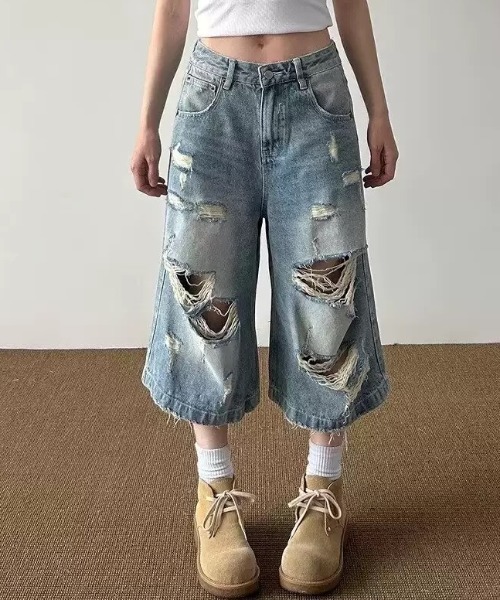 AVYL(アヴィル)の「デニムバミューダパンツ/ダメージハーフパンツ(デニムパンツ・レディース・サックスブルー・S/M/L)」の15枚目の写真