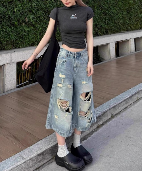 AVYL(アヴィル)の「デニムバミューダパンツ/ダメージハーフパンツ(デニムパンツ・レディース・サックスブルー・S/M/L)」の11枚目の写真