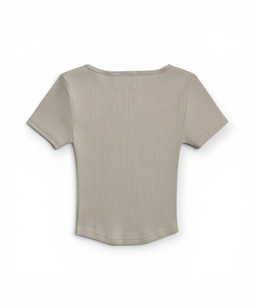BORN SLIPPY(ボーンスリッピー)の「Frayed Butterfly Square Neck T-shirt (Beige)(Tシャツ/カットソー・レディース・その他・FREE)」の2枚目の写真