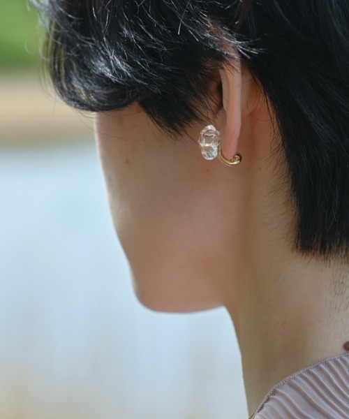 HARIO Lampwork Factory(ハリオランプワークファクトリー)の「イヤリング モアレ(イヤリング・レディース・クリア・FREE)」の3枚目の写真