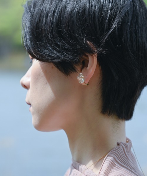 HARIO Lampwork Factory(ハリオランプワークファクトリー)の「イヤリング モアレ(イヤリング・レディース・クリア・FREE)」の4枚目の写真