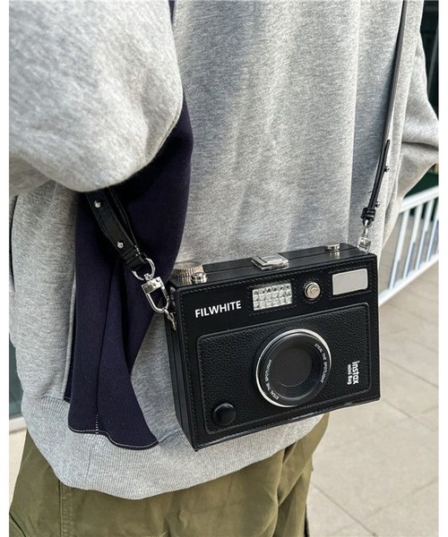 inst.ALL(インストール)の「レトロカメラ風ミニショルダーバッグ(ショルダーバッグ・レディース・キャメル/ブラック系その他/ブラック・FREE)」の1枚目の写真