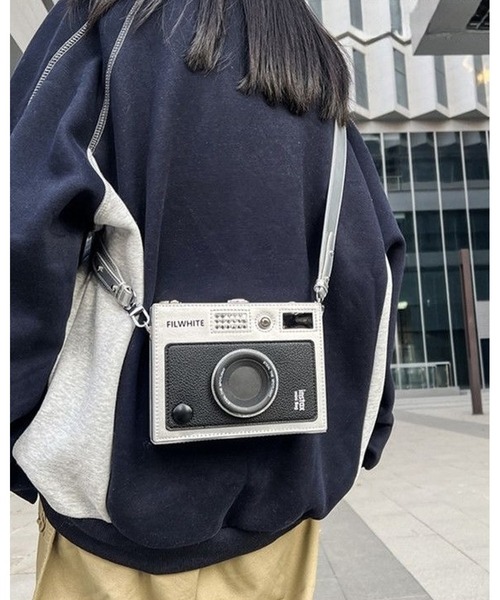 inst.ALL(インストール)の「レトロカメラ風ミニショルダーバッグ(ショルダーバッグ・レディース・キャメル/ブラック系その他/ブラック・FREE)」の2枚目の写真