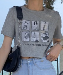 フォトフレーム風プリントが目を惹く♪コンパクトシルエットでスタイルアップも叶う旬顔Tシャツ