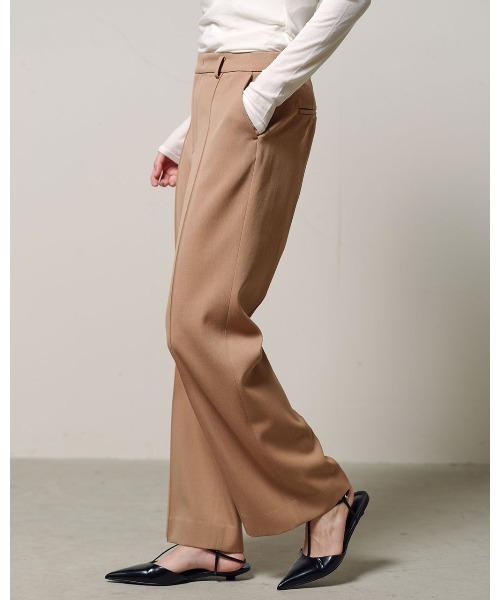 DoCLASSE（ ドゥクラッセ）の「ヴァージンウール混・美脚ストレートパンツ（その他パンツ・レディース・ブラック/ベージュ・L/M）」の7枚目の写真