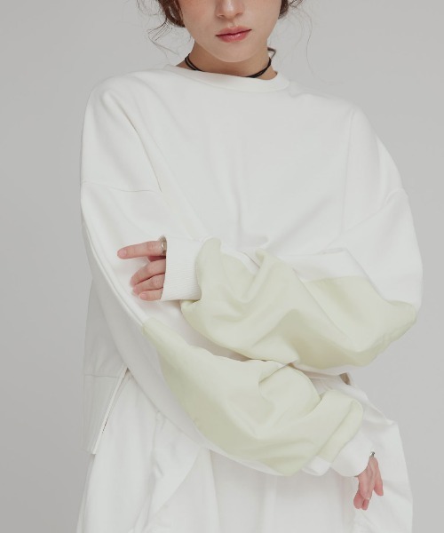 W:Huku(フーク)の「アームパッチ スウェット プルオーバー / Arm Patch Sweatshirt Pullover(スウェット・レディース・オフホワイト/ブラック・FREE)」の4枚目の写真