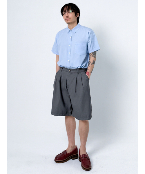 OVERTHEOIR(オーバー ド ワール)の「バミューダツーピンタックスラックスパンツ(その他パンツ・メンズ・グレー・SMALL/MEDIUM/LARGE/X-LARGE/XX-LARGE)」の1枚目の写真