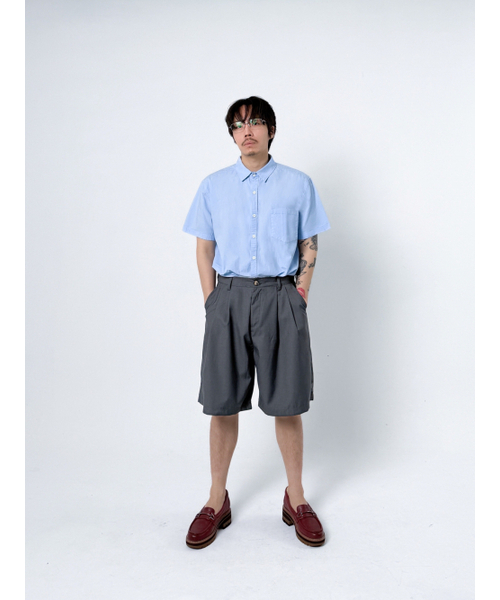 OVERTHEOIR(オーバー ド ワール)の「バミューダツーピンタックスラックスパンツ(その他パンツ・メンズ・グレー・SMALL/MEDIUM/LARGE/X-LARGE/XX-LARGE)」の2枚目の写真