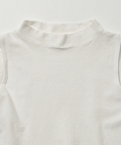 Ray BEAMS（レイビームス）の「Ray BEAMS / ボトルネック フレア ノースリーブ（ニット/セーター・レディース・オフホワイト/ブラック/ネイビー・ONE SIZE）」の8枚目の写真