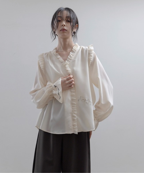 レース刺繍テキストエンブロシャツ Eimee Law│Eimee Law & LHELBIE