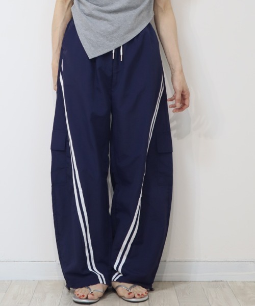 DISKEEN SURE(ディスキーンシュアー)の「トレンド感抜群【絶妙脚長見えラインデザイン】2WAY カーブパンツ バレルレッグパンツ シャカパン(その他パンツ・レディース・オフホワイト/ブラック/グレー/ネイビー・フリー)」の4枚目の写真