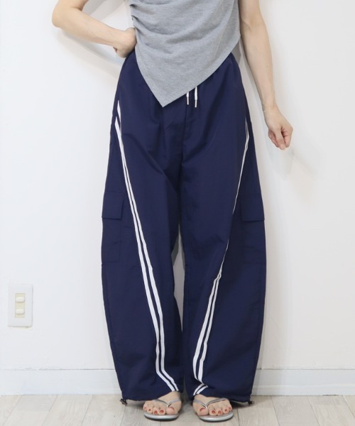 DISKEEN SURE(ディスキーンシュアー)の「トレンド感抜群【絶妙脚長見えラインデザイン】2WAY カーブパンツ バレルレッグパンツ シャカパン(その他パンツ・レディース・オフホワイト/ブラック/グレー/ネイビー・フリー)」の5枚目の写真