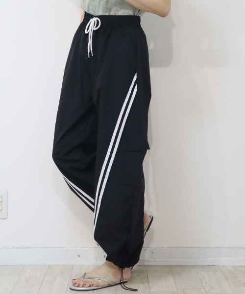DISKEEN SURE(ディスキーンシュアー)の「トレンド感抜群【絶妙脚長見えラインデザイン】2WAY カーブパンツ バレルレッグパンツ シャカパン(その他パンツ・レディース・オフホワイト/ブラック/グレー/ネイビー・フリー)」の22枚目の写真