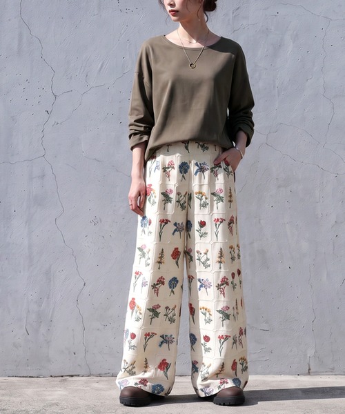 antiqua(アンティカ)の「接触冷感 とろみ素材 ロンT(Tシャツ/カットソー・レディース・ダークグレー/カーキ/ブラック/グレイッシュベージュ/ホワイト系その他・XL/M/L)」の11枚目の写真