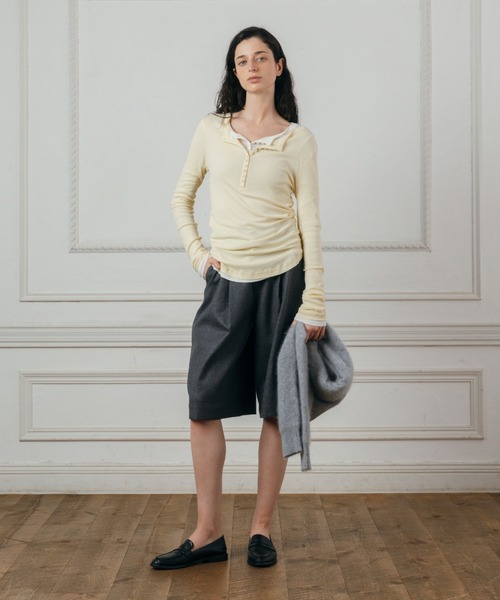 CREDONA（クレドナ）の「DESIGN BERMUDA SHORTS/デザインバミューダショーツ（その他パンツ・レディース・グレー/ブラウン・1/0）」の3枚目の写真