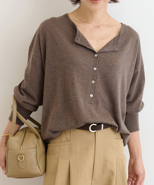 JOURNAL STANDARD relume（ジャーナルスタンダード　レリューム）の「《追加 / 新色》［2枚セット］3WAYレイヤードヘンリープルオーバー（ニット/セーター・レディース・チャコールグレー/レッド/ブラウン/グレー・FREE）」の3枚目の写真