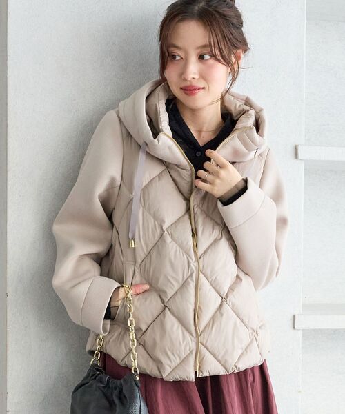 le.coeur blanc(ルクールブラン)の「カットボンディング×スムースタフタショートブルゾン(ブルゾン・レディース・ブラック/ブラウン/オフホワイト/グレイッシュベージュ・40/38)」の4枚目の写真