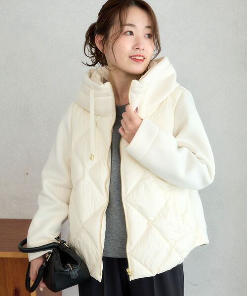 le.coeur blanc(ルクールブラン)の「カットボンディング×スムースタフタショートブルゾン(ブルゾン・レディース・ブラック/ブラウン/オフホワイト/グレイッシュベージュ・40/38)」の5枚目の写真