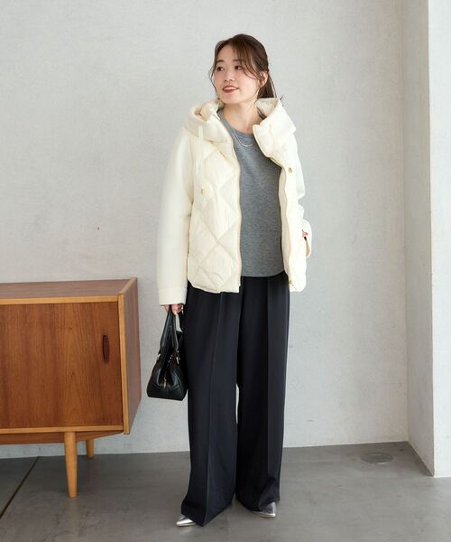 le.coeur blanc(ルクールブラン)の「カットボンディング×スムースタフタショートブルゾン(ブルゾン・レディース・ブラック/ブラウン/オフホワイト/グレイッシュベージュ・40/38)」の11枚目の写真