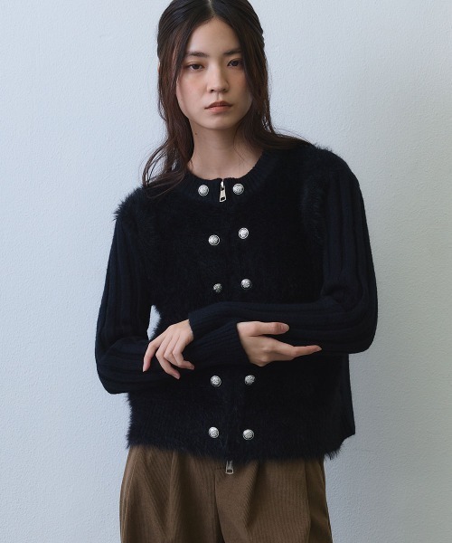 Clum（クルム）の「shaggy double button rib knit top / シャギーリブダブルボタンニットトップス（ニット/セーター・レディース・ブラック/アイボリー・FREE）」の3枚目の写真