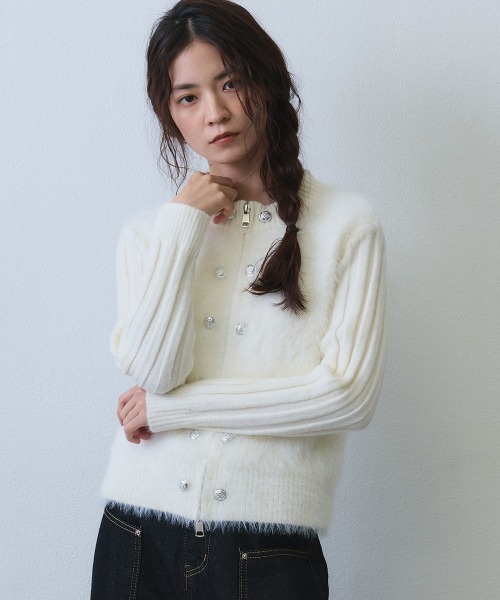 Clum（クルム）の「shaggy double button rib knit top / シャギーリブダブルボタンニットトップス（ニット/セーター・レディース・ブラック/アイボリー・FREE）」の11枚目の写真