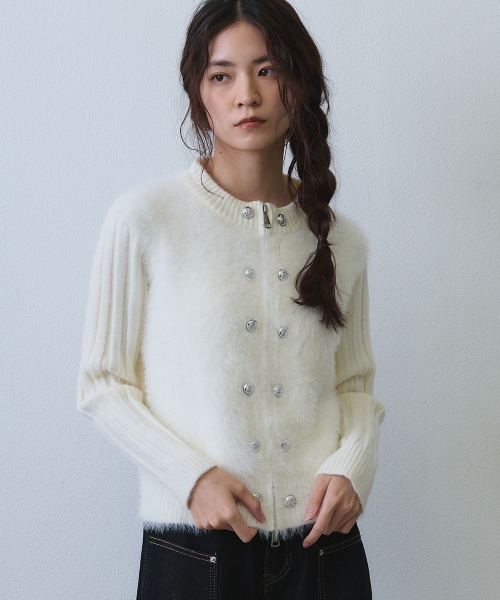 Clum（クルム）の「shaggy double button rib knit top / シャギーリブダブルボタンニットトップス（ニット/セーター・レディース・ブラック/アイボリー・FREE）」の22枚目の写真