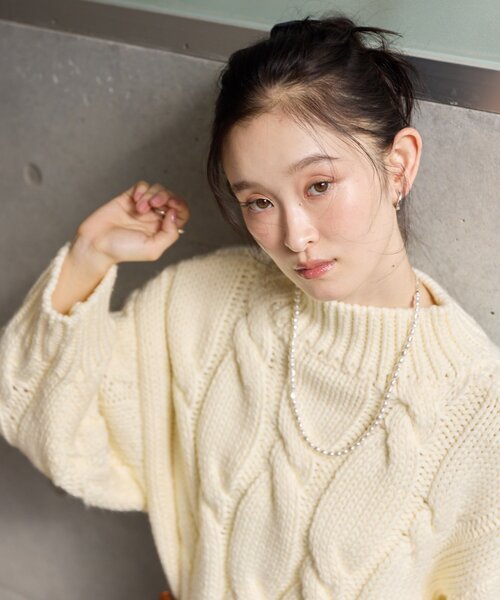 DISCOAT(ディスコート)の「【Noka】BIGケーブルハイネックニット《WEB限定》(ニット/セーター・レディース・グレー/レッド/アイボリー・FREE)」の9枚目の写真