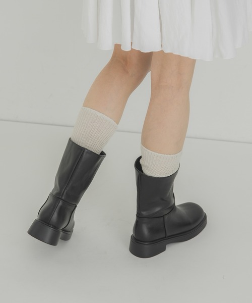 KBF(ケイビーエフ)の「ワイドミドルブーツ(ブーツ・レディース・ブラック/ダークブラウン・SMALL/LARGE/MEDIUM)」の6枚目の写真