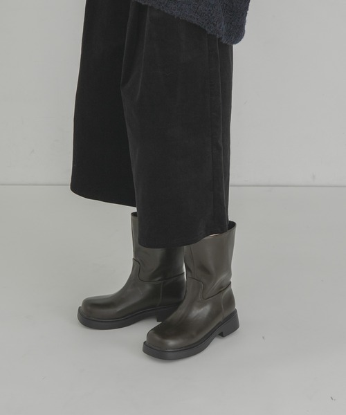 KBF(ケイビーエフ)の「ワイドミドルブーツ(ブーツ・レディース・ブラック/ダークブラウン・SMALL/LARGE/MEDIUM)」の13枚目の写真