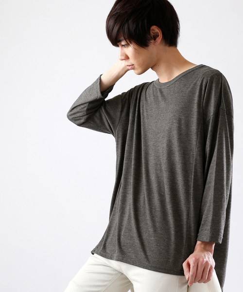 MONO-MART（モノマート）の「オーバーサイズドロップショルダー サイドスリット ヘムラインカットソー/TRストレッチ（Tシャツ/カットソー・メンズ・ライトグレー/ダークネイビー/オフホワイト/ブラック/チャコール/ベージュ/ボルドー/インディゴブルー・FREE）」の5枚目の写真