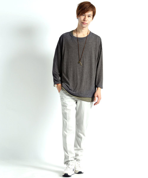 MONO-MART（モノマート）の「オーバーサイズドロップショルダー サイドスリット ヘムラインカットソー/TRストレッチ（Tシャツ/カットソー・メンズ・ライトグレー/ダークネイビー/オフホワイト/ブラック/チャコール/ベージュ/ボルドー/インディゴブルー・FREE）」の13枚目の写真