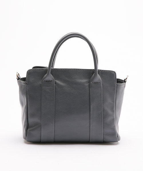 CHRISTIAN VILLA（クリスチャンヴィラ）の「【InRed　11月号掲載】【steady. 10月号掲載】 CHRISTIAN VILLA/ファー付２WAYショルダー（ショルダーバッグ・レディース・ベージュ/グレー系その他/グレー・FREE）」の7枚目の写真