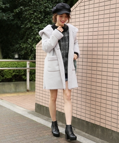 Heather（ヘザー）の「ハイウエストタックデニムショートパンツ 766304（デニムパンツ・レディース・ブルー系その他/ケミカルウォッシュ・SMALL/MEDIUM）」の16枚目の写真
