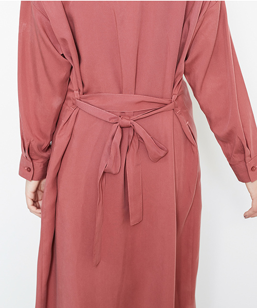 N.（N. Natural Beauty Basic）（エヌエヌナチュラルビューティーベーシック）の「シャツガウンワンピース（シャツワンピース・レディース・ネイビー/カーキ/レッド・MEDIUM）」の9枚目の写真