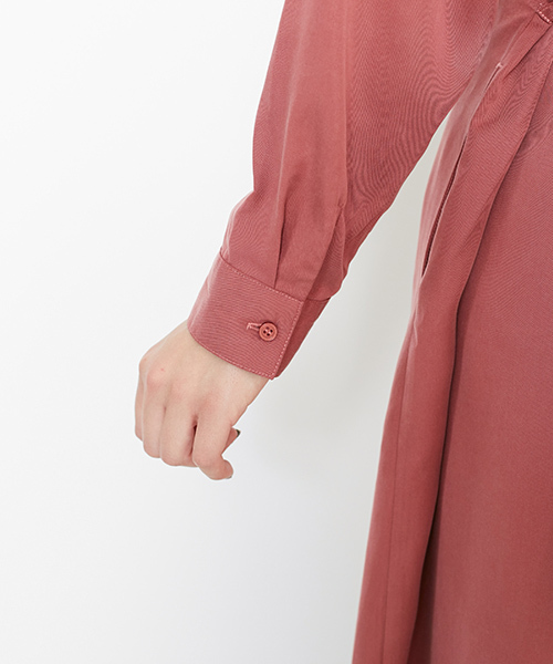 N.（N. Natural Beauty Basic）（エヌエヌナチュラルビューティーベーシック）の「シャツガウンワンピース（シャツワンピース・レディース・ネイビー/カーキ/レッド・MEDIUM）」の10枚目の写真
