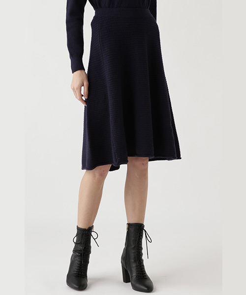 JILL STUART(ジルスチュアート)の「◆ポーラ セットアップニットワンピース(ニット/セーター・レディース・ベージュ/ネイビー・2/0)」の8枚目の写真