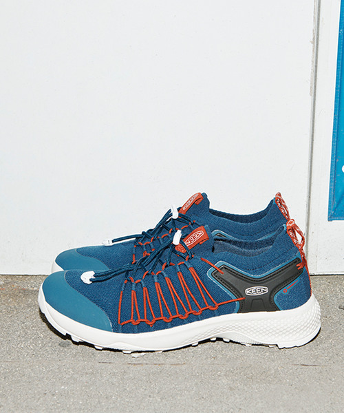 KEEN（キーン）の「EXPLORE UNEEK / エクスプロール ユニーク（スニーカー・メンズ・ブルー・28cm/29cm/30cm/25cm/25.5cm/26cm/26.5cm/27cm/27.5cm）」の6枚目の写真