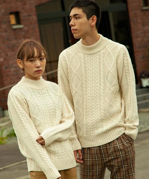 ZIP FIVE(ジップファイブ)の「モックネックケーブルニットセーター(ニット/セーター・レディース・ブラック/ダークグリーン/ワイン/スモークピンク/モカ/キャメル/マスタード/ブルー/アイボリー/オレンジ/オリーブ/カーキ/オフホワイト/ブラウン/グレー/ネイビー/ベージュ・SMALL/MEDIUM/LARGE/X-LARGE)」の3枚目の写真