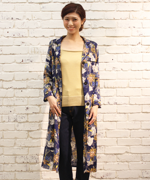 mystic（ミスティック）の「植物プリントシャツワンピース（ワンピース・レディース・オフホワイト/ネイビー・FREE）」の2枚目の写真