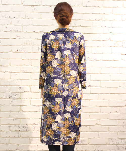 mystic（ミスティック）の「植物プリントシャツワンピース（ワンピース・レディース・オフホワイト/ネイビー・FREE）」の8枚目の写真