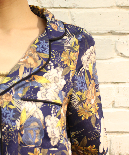 mystic（ミスティック）の「植物プリントシャツワンピース（ワンピース・レディース・オフホワイト/ネイビー・FREE）」の6枚目の写真