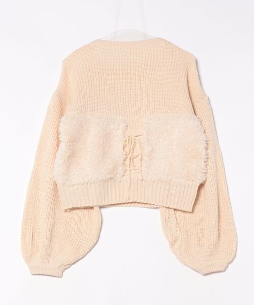 STYLEBLOCK（スタイルブロック）の「ファー切り替え後ろスピンドルボリュームスリーブニット（ニット/セーター・レディース・ブラック/ブラウン/アイボリー・M）」の4枚目の写真