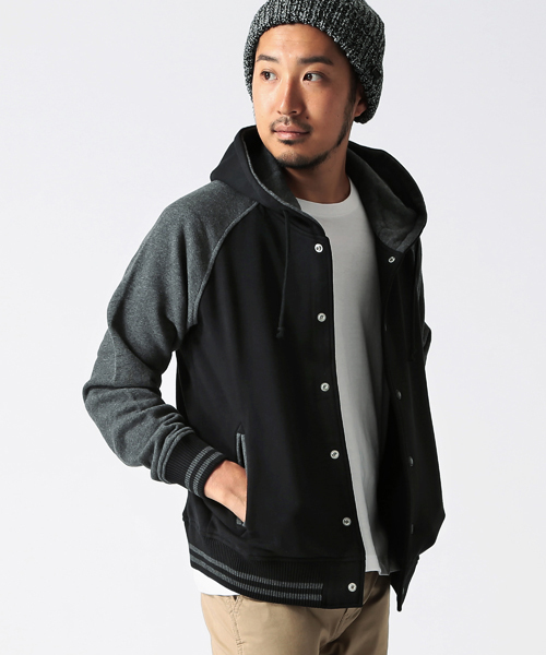 BEAMS（ビームス）の「BEAMS / フード スウェット スタジャン（パーカー・メンズ・マスタード/ネイビー/ブラック・LARGE/SMALL/X-LARGE/MEDIUM）」の2枚目の写真