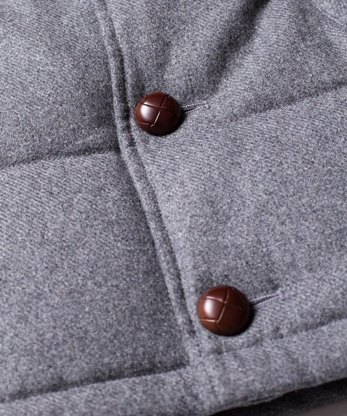 SHIPS JET BLUE（シップスジェットブルー）の「JB: ショールダウンベスト 14AW■●（ダウンベスト・メンズ・ネイビー/グレー・SMALL/MEDIUM/LARGE）」の5枚目の写真