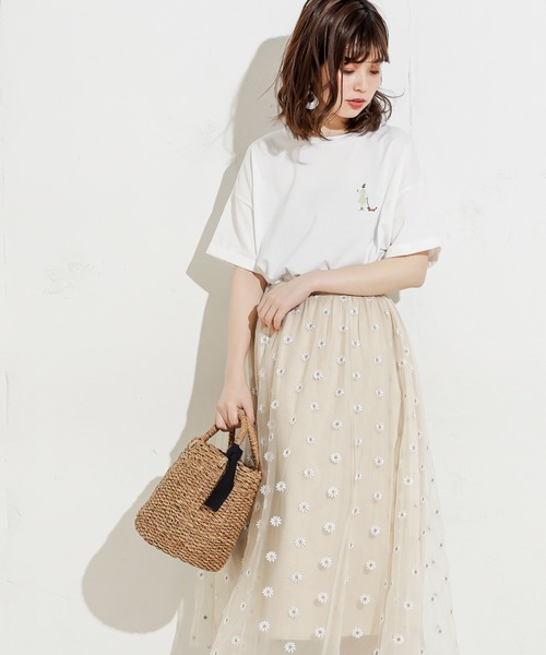 natural couture（ナチュラルクチュール）の「女の子の1日刺繍Tシャツ（Tシャツ/カットソー・レディース・オフホワイト/ミント/ナチュラル/スミクロ・FREE）」の6枚目の写真