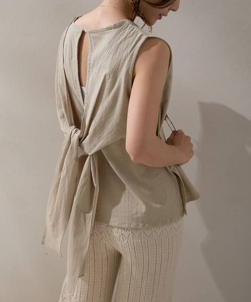 rectangle（レクタングル）の「バックリボンノースリトップス（その他トップス・レディース・ブラック/ベージュ/カーキ・FREE）」の2枚目の写真